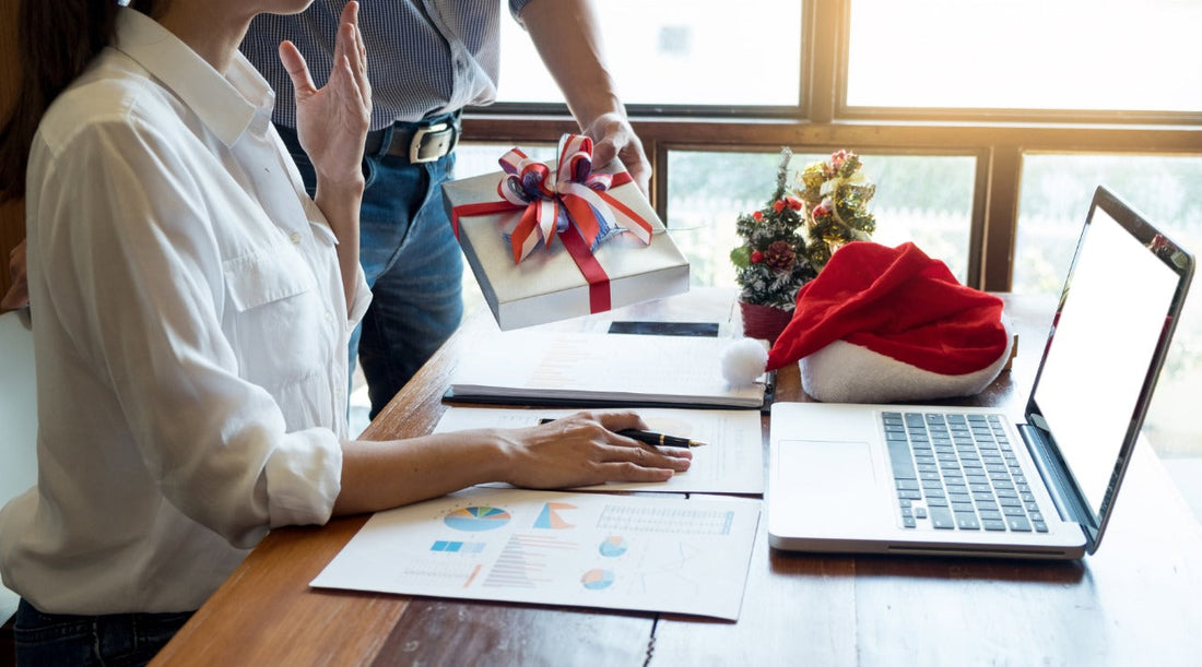 The Psychology Behind Corporate Gifting: What Works & What Doesn’t 🎁🧠